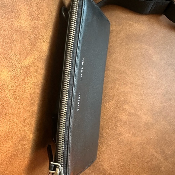 NWOT Grams(28) Wallet Crossbody Bag - Picture 4 of 10